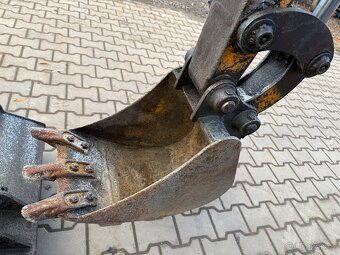 Hanix H15 minibagr 1,5T + 3x lžíce - 2