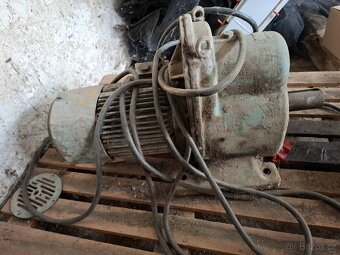 Elektromotor s převodovkou - 2