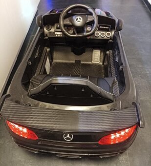 Elektrické auto Mercedes AMG - 2