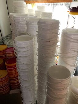 PLASTOVÝ KBELÍK - 2