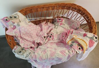Proutěný košík pro miminko s příslušenstvím - 2