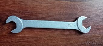 Historický stranovy klíč Škoda - 2