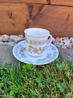 Sada 6 hrnečků s podšálky - 2