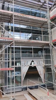 Pracovníci na montáž hliníkových fasádnych lišt do Nemecka - 2