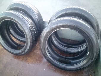 Dunlop 235/55 R20 - 2