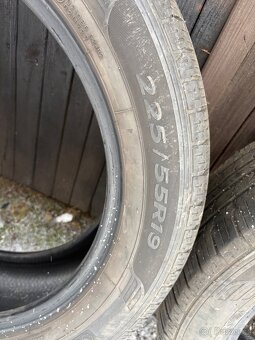Goodyear efficientgrip 225/55 R19 99V - 2
