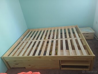 Postel z masivu 160×200 s úložným prostorem - 2