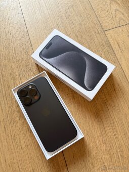 Apple iPhone 15 Pro 256GB černý - 2