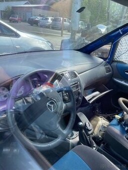 Mazda premacy na díly nebo opravu. - 2