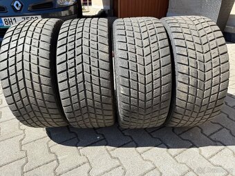 ZAVODNI PNEU NA VODU PIRELLI 235/645 R18 - 2