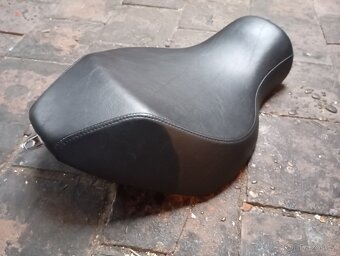 Origo sedlo harley Sportster Iron 883 - 2