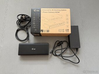 Prodám dokovací stanici itec Universal pro 6x displej - 2