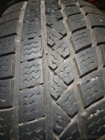 Pneu 215/70R16 - 2