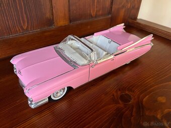 Model auta Cadillac Eldorado 1:18 - 2