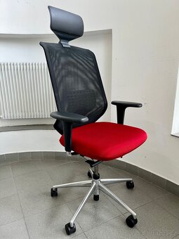 kancelářská židle Vitra Meda - 2