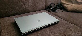 Notebook starší HP, kovové tělo, SSD systémový disk - 2