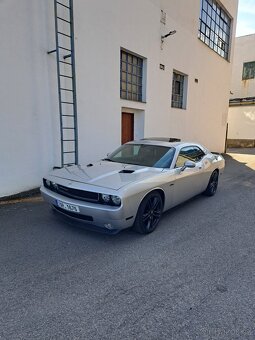 Dodge Challenger - 2