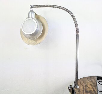 Funkcionalistická lampa - 2