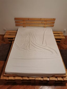 Paletová postel - 2