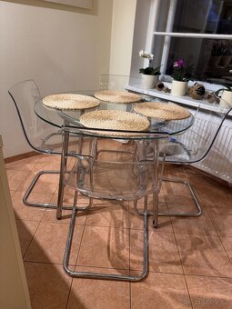 Kuchyňský skleněný stůl s židlemi - 2