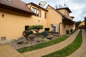 Prodej rodinného domu 8+1, pozemek 845m2, Kozojedy - 2