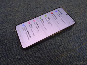 Malý 6,1" Samsung Galaxy S22 5G 8/128GB - 2