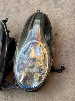 Přední světla Nissan Micra K12 / díly - 2