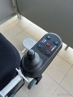 Skládací elektrický invalidní vozík eThrone 12DW - 2