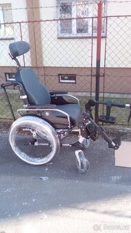 INVALIDNÍ VOZÍK-POLOHOVACÍ-SKLÁDACÍ--44CM-lze zaslat - - 2