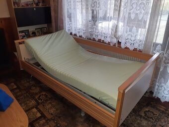 Polohovací postel Linet - 2