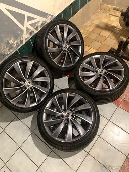 Alu kola Škoda R18 5X112 LETNÍ PNEU 225/40 R18 TURBINE - 2