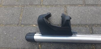 Prodám střešní příčníky Thule na Mazdu 6 wagon - 2