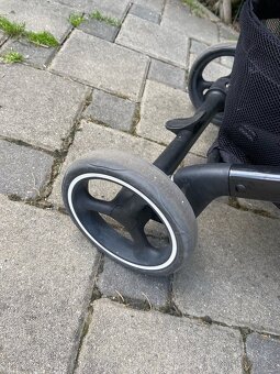 sportovní kočárek Cybex Beezy 2023 – Moon Black - 2
