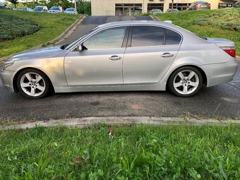 Bmw 520i Rok 2005 Vynikající Stav Nová Stk Manuál Spěchá - 2