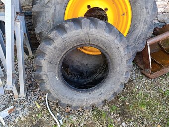 JCB 3 CX - zadní kolo - 2