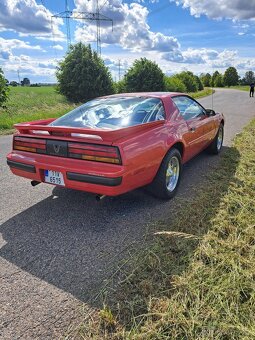 Pontiac Firebird Formula - 2