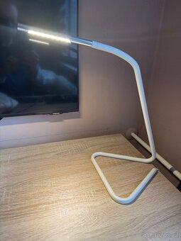 LED lampička na pracovní stůl - 2