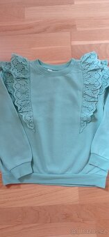Zelená mikina s krajkou H&M - 2