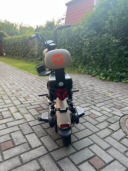 Elektrokoloběžka / skutr / moped - 2