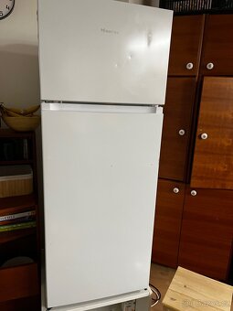 HISENSE RT267D4BWE - 2