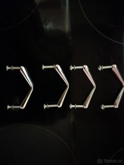 Úchyty na skříňky.. - 2