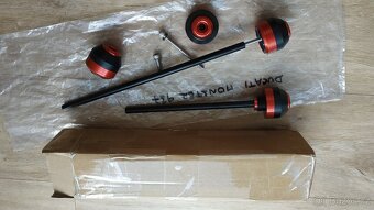 Ducati Monster 937 padáky - 2