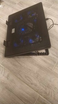 Podsvícená chladící podložka 17" USB Hub - 2