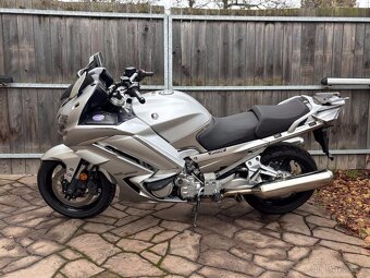 Yamaha FJR 1300 - 2