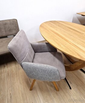 Sleva - Nový jídelní set rozkládací stůl dub masiv + 2 křesl - 2