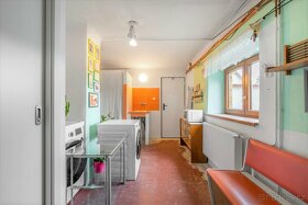 Prodej ½ rodinného domu 200m² s pozemkem 1068m² - 2