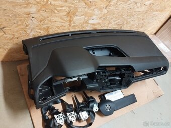 Airbagy, palubní deska, pásy Volkswagen Touran - 2
