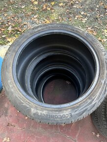 Continental 245/40 R18 - 2