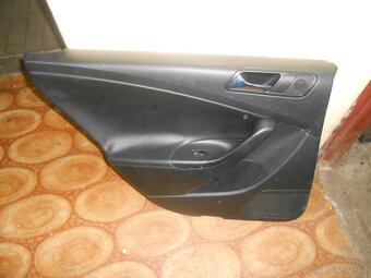prodam tapecaky na vw passat b6 , 3C kombi , cerna kuze - 2