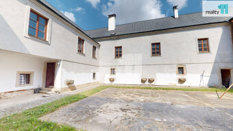 Historická tvrz v centru Města Dačice - 2